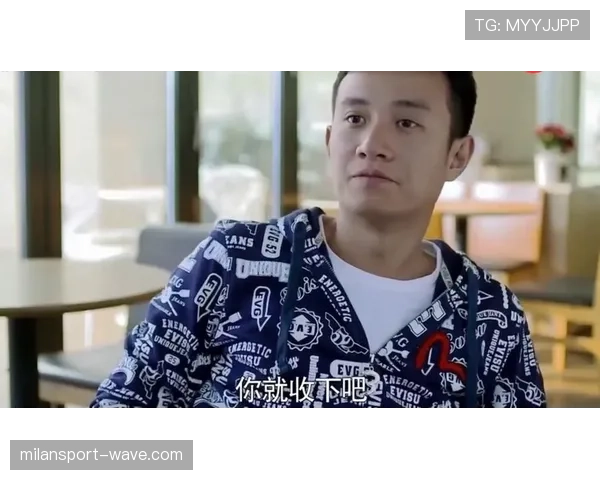 杨千霖手拎的那个袋子？我看着我银行卡哭了