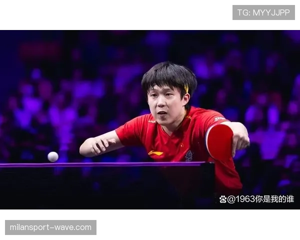 王楚钦出门行李箱里全是定制标签，回头看我还在数公交卡